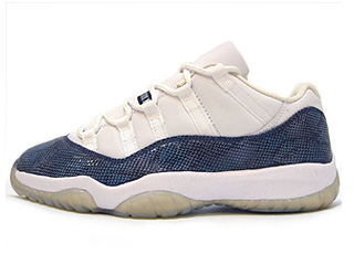 AIR JORDAN 11 SNAKE LOW white/black-navy